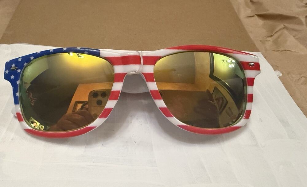 New American Themed Sunglasses for Men Women 1 Gold Lens And 1 Blue Lens